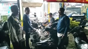 Polsek Krian Cangkrukan Kamtibmas Bersama Kades Watugolong