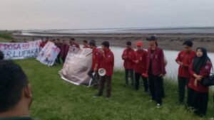 PC IMM Sidoarjo Gelar Aksi Peringati 19 Tahun Umur Lapindo, di Atas Tanggul