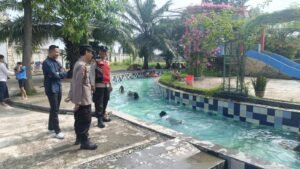 Polsek Krian Gelar Patroli Humanis di Kraton Krian Waterpark untuk Kenyamanan Warga