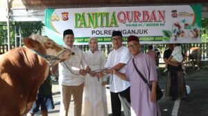 Polres Nganjuk Gelar Sholat Idul Adha dan Kurban, Tanamkan Nilai Iman, Taqwa, dan Kepedulian dalam Tugas Kepolisian