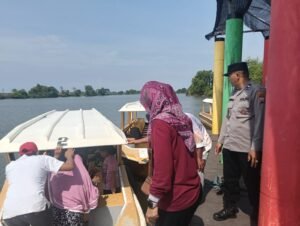 Polsek Jabon Amankan Libur Idul Adha di Wisata Bahari Tlocor 