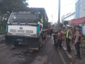 Masyarakat Laporkan ke 110 Kemacetan Arus Lalin, Polisi Sigap Datangi Lokasi