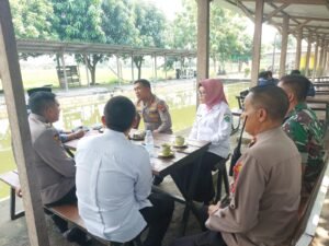Kapolresta Sidoarjo Bersama Forkopimka Krian Gelar Cangkrukan Kamtibmas Bahas Ketahanan Pangan dan Peningkatan P2B