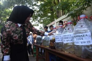 Wabup Mimik Idayana Kagum Inovasi Eco Enzim Pemdes Sedatigede