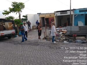 Pembongkaran Mandiri 14 Lapak Penyewa di Lahan Tanah Milik Abah B Terpantau BPD Wage.