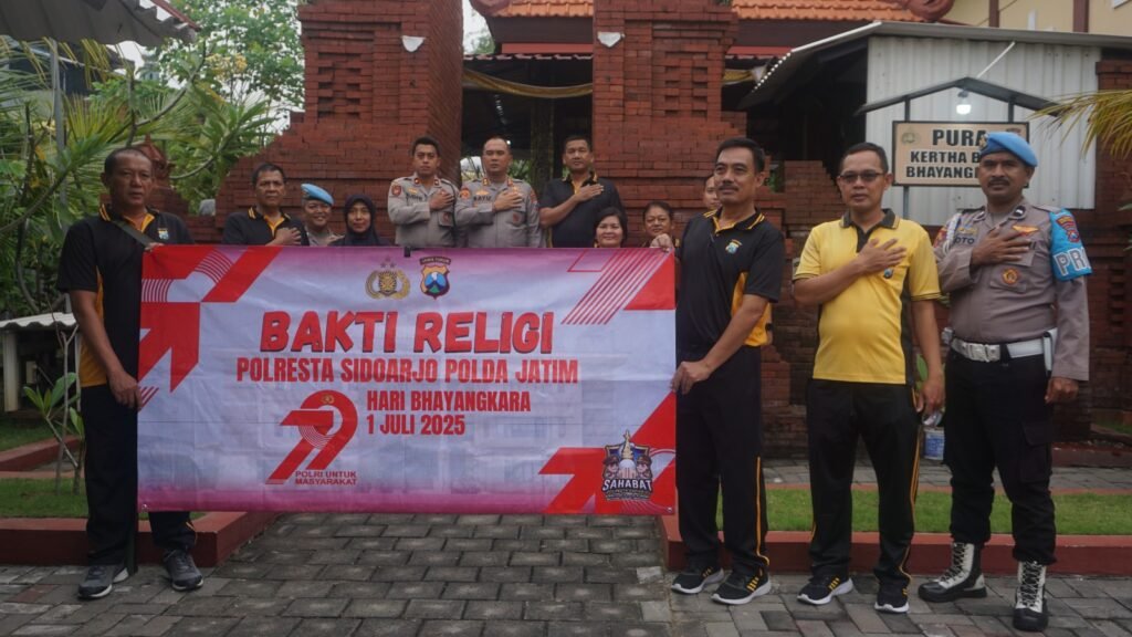 Polresta Sidoarjo Gelar Bakti Religi, Bersihkan Tempat Ibadah Jelang Hari Bhayangkara