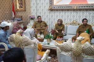 Wabup Sidoarjo Hj. Mimik Idayana Audiensi Dengan Pengusaha Rumah Potong Unggas Kecamatan Taman