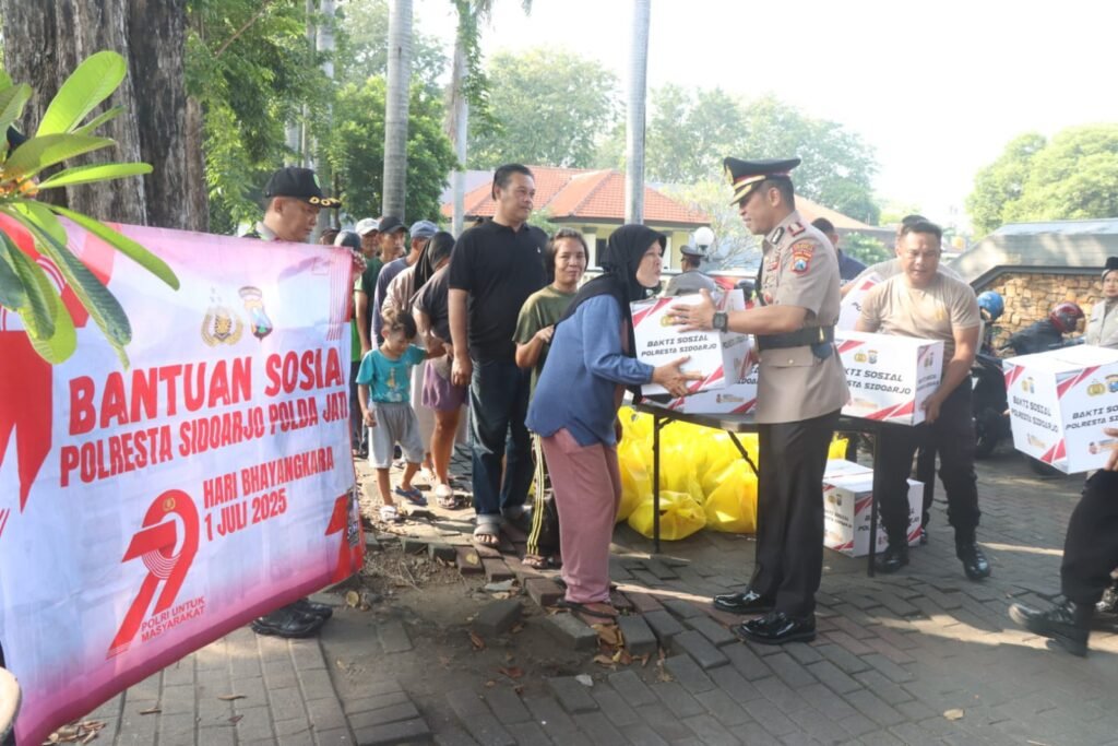 Jelang Hari Bhayangkara ke-79, Polresta Sidoarjo Ziarah dan Tabur Bunga di Makam Pahlawan