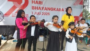 Siswa-Siswi SDN 4 Krian Meriahkan HUT ke-79 Polri dengan Iringan Biola Lagu “Tanah Airku”