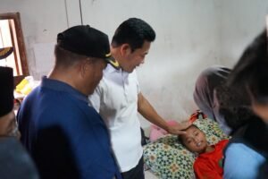 Bupati Subandi Kunjungi Atlet Sidoarjo yang Cidera, Jamin Biaya Medis dan Renovasi Rumah