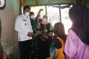 Sidak Pasien TB, Bupati Subandi Bantu Pengobatan sekaligus Bantu Bedah Rumah Lewat Program RTLH