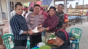 Ruwat Dusun Desa Kebonagung Dimeriahkan Pemotongan Tumpeng di Punden Mbah Sodor