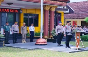 Sinergi TNI-POLRI Dalam Apel Gelar Pasukan Operasi Patuh Semeru 2025 Polres Blitar Kota