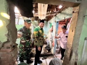 Bupati Subandi Sidak Tiga Rumah Tidak Layak Huni di Sidoarjo dan Porong