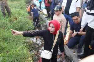 Wakil Bupati Sidoarjo Pimpin Kerja Bakti Bersama Ribuan Siswa SMAN 2 Sidoarjo