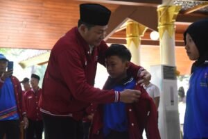 Bupati Subandi Berangkatkan Kontingen Kormi Sidoarjo Menuju Fornas VIII di NTB