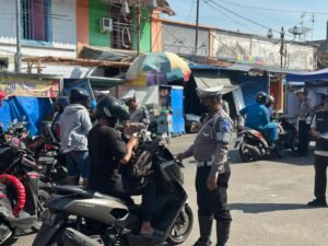 Hari ke -10 Operasi Patuh Semeru 2025 Polres Tuban Berikan Sangsi Tilang dan Teguran Untuk Edukasi Tertib Lalin