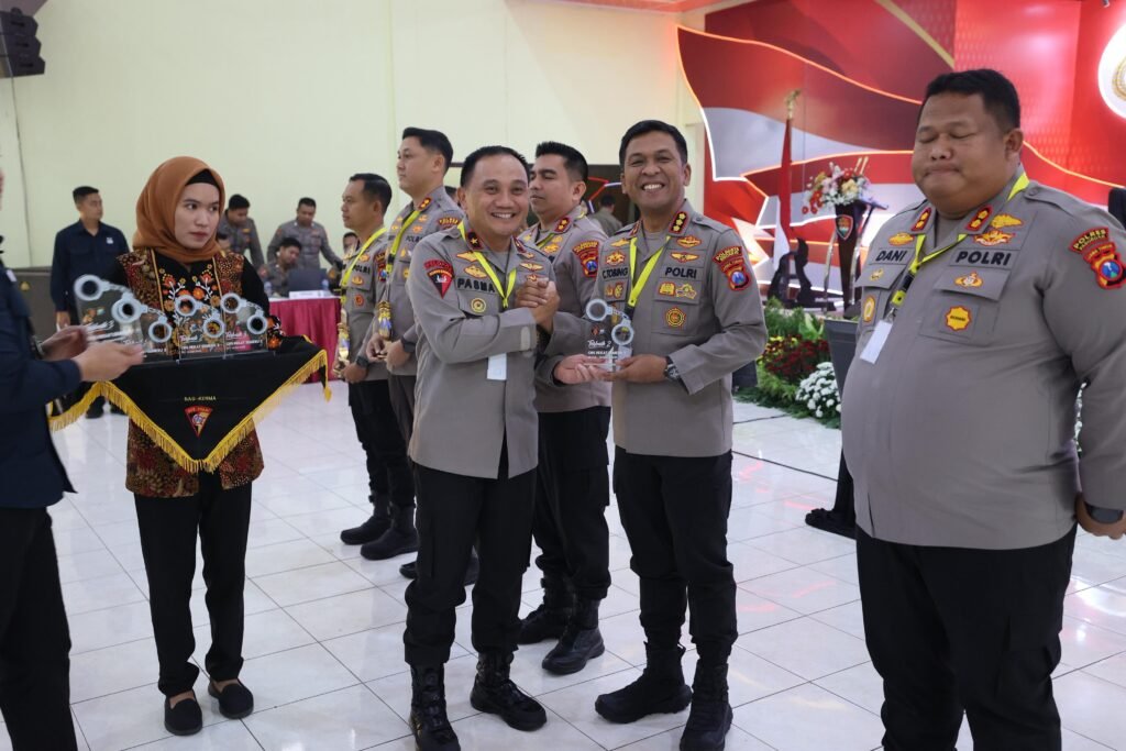 Anev Sitkamtibmas Semester I Tahun 2025, Polresta Sidoarjo Dapatkan Penghargaan Kapolda Jatim