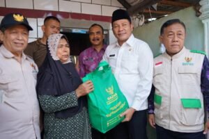 Bupati Sidoarjo Subandi Kunjungi Rumah Tidak Layak Huni di Bluru Kidul dan Magersari, Langsung Direnovasi