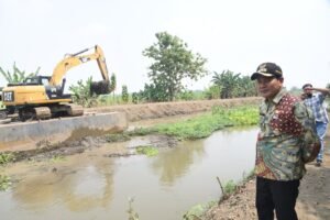 Bupati Subandi Genjot Normalisasi Sungai di Musim Kemarau