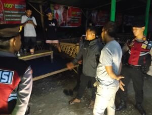 Polres Kediri Kota Rutin Gelar Patroli Dinihari, Temukan Miras Dan Pelajar SMP Yang Masih Nongkrong.Kasat Samapta: Beri Edukasi Bukan Sanksi!!