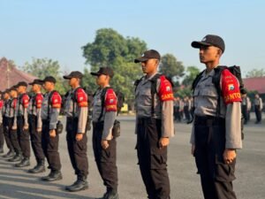 Serasa di Akademi Internasional, Komando ‘Roll Call Begin!’ Menggema di Apel Siswa Bintara SPN Polda Jatim