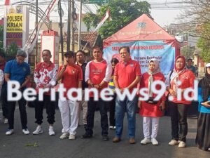 Forkopimka Krian Gelar Senam dan Doa Bersama Sambut HUT RI ke-80 di Depan Mapolsek.