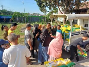 Polsek Krian Gelar Bazar Murah dan Distribusi ke Warga 