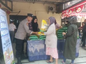 Polsek Krian Gelar Bazar Beras Murah, Warga Antusias Menyambut