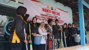 Sambut HUT ke-77, Polwan Polresta Sidoarjo Gelar Bakti Religi
