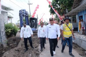 Sidak Betonisasi Bringinbendo, Bupati Subandi : Diharapkan redam banjir dan Rampung Desember