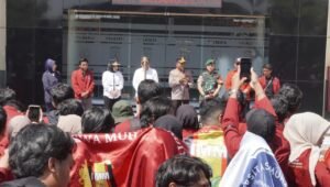 Aksi Penyampaian Pendapat Mahasiswa Muhammadiyah di Mapolresta Sidoarjo Berlangsung Kondusif