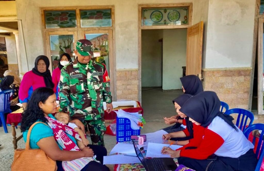 Babinsa Panggungasri Dampingi Kegiatan Posyandu, Wujud Kepedulian Terhadap Kesehatan Warga