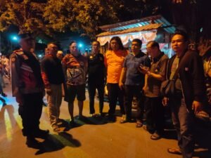 Polsek Krian Bersama Warga Evakuasi Anak Tenggelam di Sungai Tambak Kemerakan