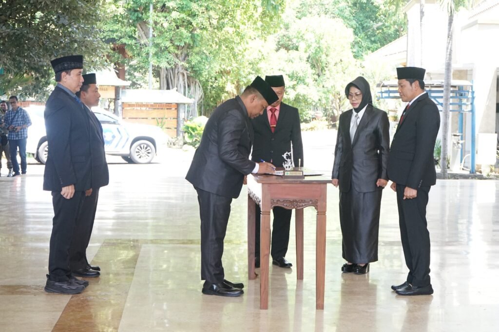Bupati Subandi Lantik 61 Pejabat Pemkab Sidoarjo, Tekankan Integritas dan Pelayanan Prima