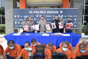 Operasi Tumpas Narkoba Semeru 2025 Polres Gresik Berhasil Ungkap 16 Kasus Amankan 20 Tersangka
