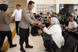 Siapkan Makanan Gratis untuk Pemohon SKCK, Polres Mojokerto Kota Hadirkan Layanan Prima yang Humanis