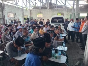 Basarnas RI Kunjungi Posko Bantuan Ponpes Al Khoziny Didampingi Gubernur Jatim, Kapolresta dan Dandim Sidoarjo 