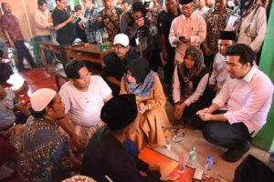 Wagub Jatim dan Wabup Sidoarjo Tenangkan Wali Santri Korban Reruntuhan Bangunan Mushola Ponpes Al Khoziny