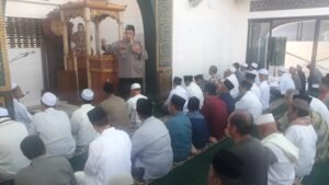 Polres Pasuruan Ajak Jamaah Jaga Ukhuwah Lewat Cooling System Safari Jumat