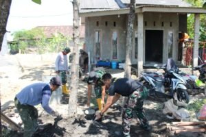 Hari ke-3 TMMD ke-126 Kodim 0816/Sidoarjo, Satgas dan Warga Wujudkan Rumah Layak Huni bagi warga