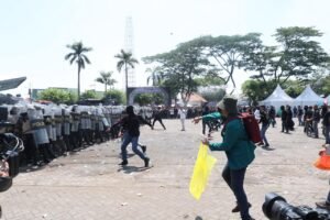 Polda Jatim Gelar Simulasi Sispamkota Pastikan Kesiapan Personel Hadapi Gangguan Kamtibmas