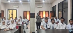 Satresnarkoba Polres Pasuruan Gelar Penyuluhan Bahaya Narkoba di SMKN 1 Beji