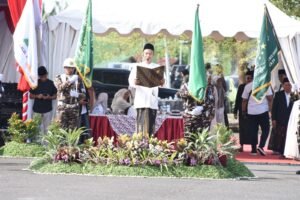 Peringati Hari Santri 2025, Ketua DPRD Sidoarjo Pimpin Upacara: Ajak Santri Kawal Indonesia Menuju Peradaban Dunia