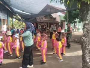 TNI Dan TK Darma Wanita Serang Gelar Edukatif Tanamkan Cinta Tanah Air Sejak Dini