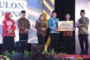 Pemkab Sidoarjo Beri Penghargaan Ketua RT