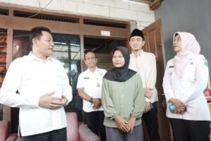 Rumah Penjual Kerupuk Terbakar, Bupati Gandeng Baznas Percepat Bantuan Perbaikan