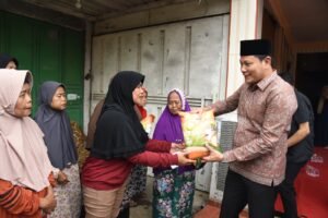 Bupati Subandi Serahkan Santunan Senilai 10 Juta Untuk Korban Tragedi Pondok Al Khoziny Buduran