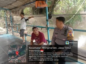 Bhabinkamtibmas Polsek Krian Cek serta Beri Himbauan Keselamatan Tambangan dan Jembatan Gantung Warna Warni di Sidomulyo