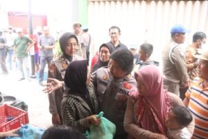 Sambut Natal, Polresta Sidoarjo Berbagi Kasih dengan Masyarakat